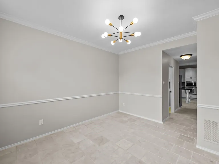 2421 Kittyhawk Dr — Photo 31