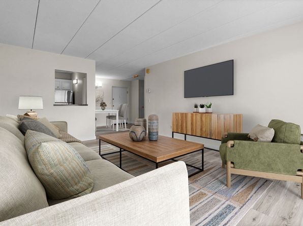 40 High St APT 210, Dedham, MA 02026