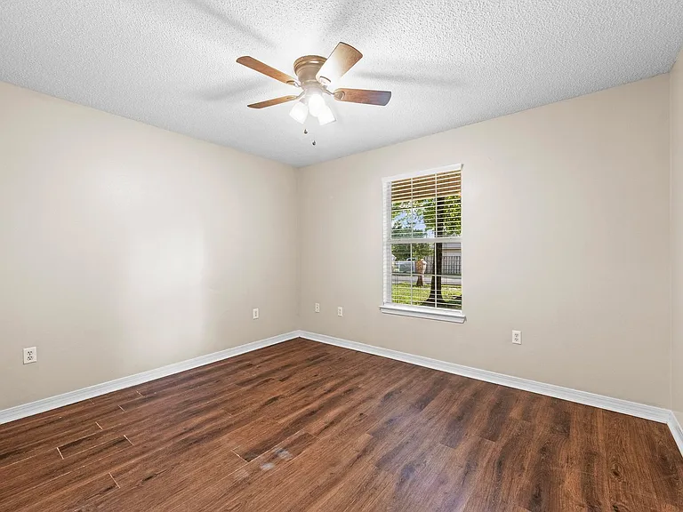 502 Hyde Park Dr — Photo 21
