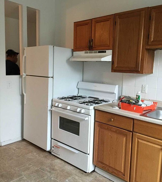 2nd image of 197 Lafayette Pl APT B2