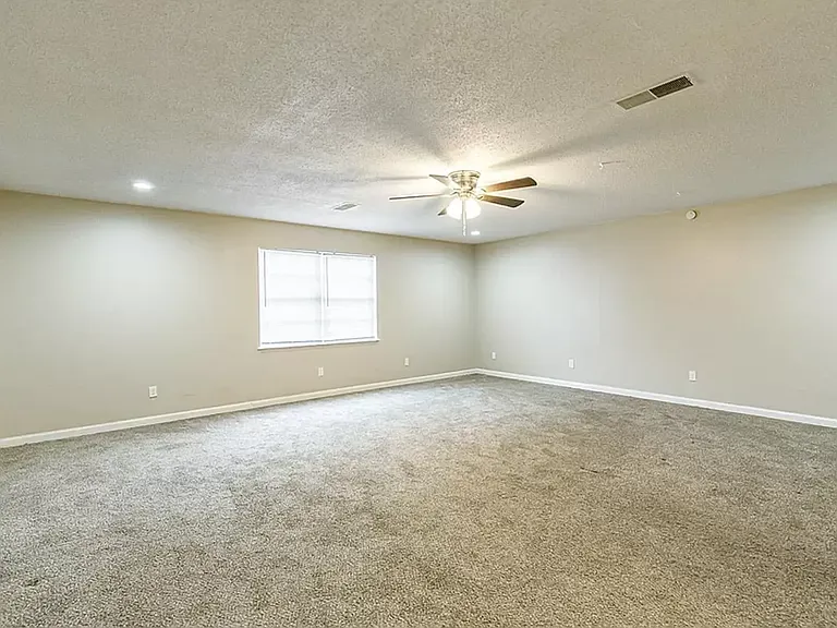 4634 Fordham St — Photo 40