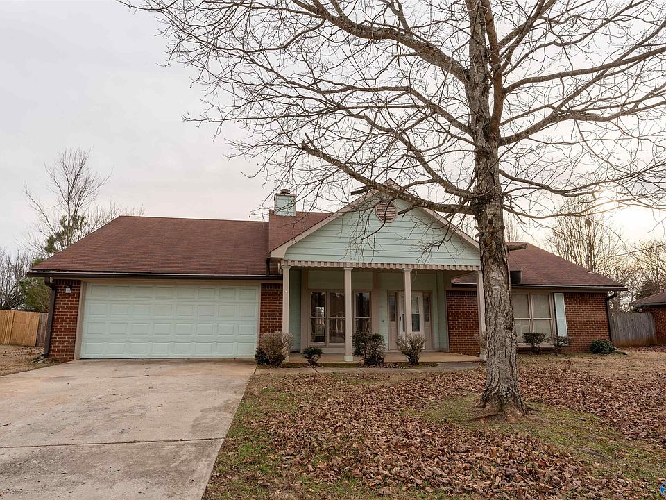 1st image of 106 Cranberry Way