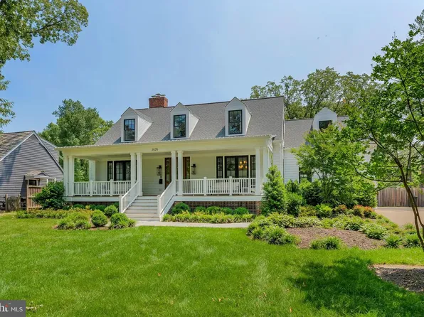 2025 Scroggins Rd, Alexandria, VA 22302