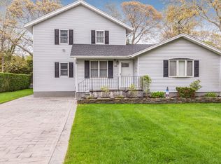 31 Norbury Rd, Hampton Bays, NY 11946