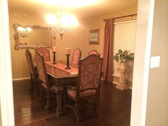 5th image of 2114 Oakglen Dr