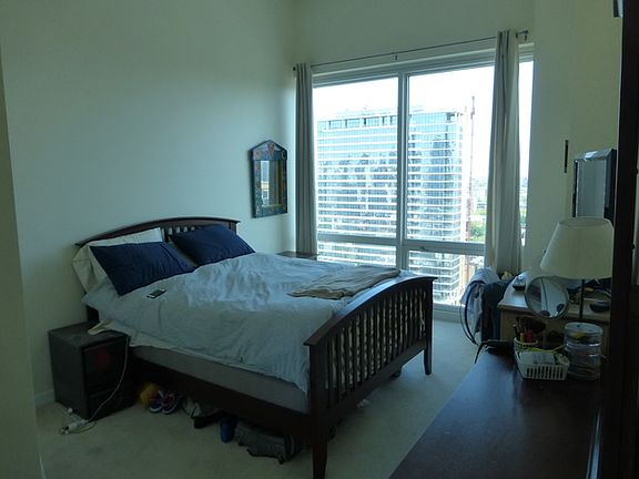 5th image of 757 N Orleans St #2102