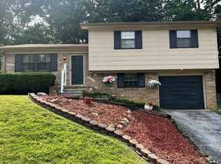 8425 Shadowood Dr, Hixson, TN 37343