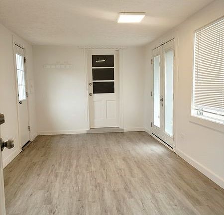 4th image of 3185 Alden Dr