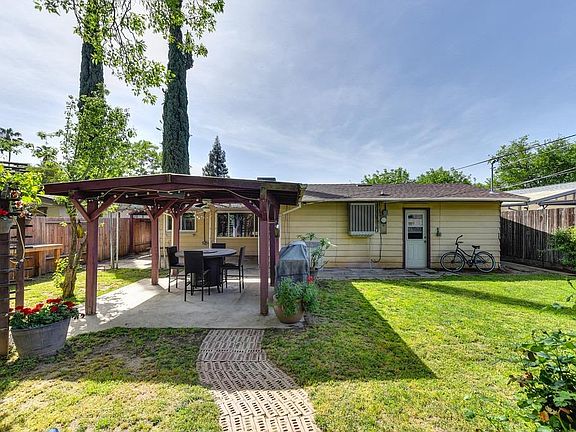 5th image of 7848 Rosswood Dr