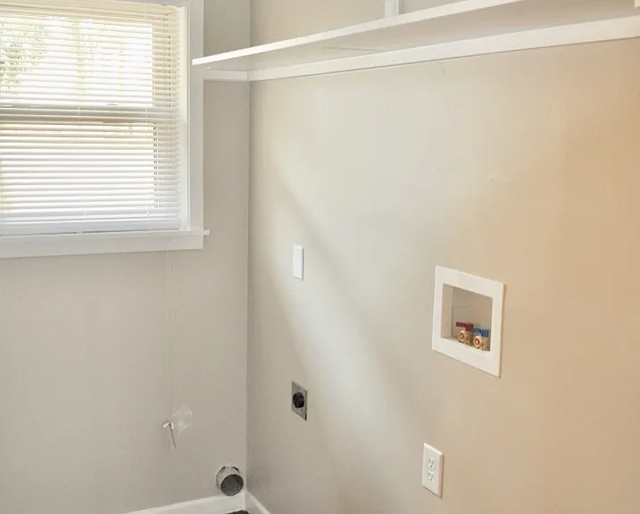 1434 W Water St — Photo 16