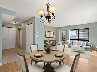 4 Summit Dr APT 419, Reading, MA 01867