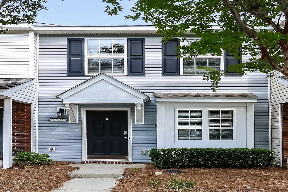 2 bed, 1.5 bath, 1030 sqft, $1,660 — Photo 1