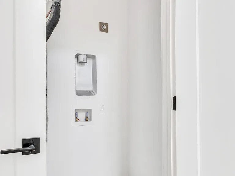 16B Willis St — Photo 46