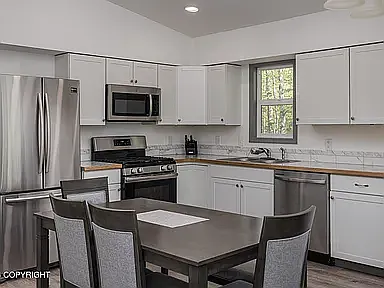 2 bed, $1,695 — Photo 3