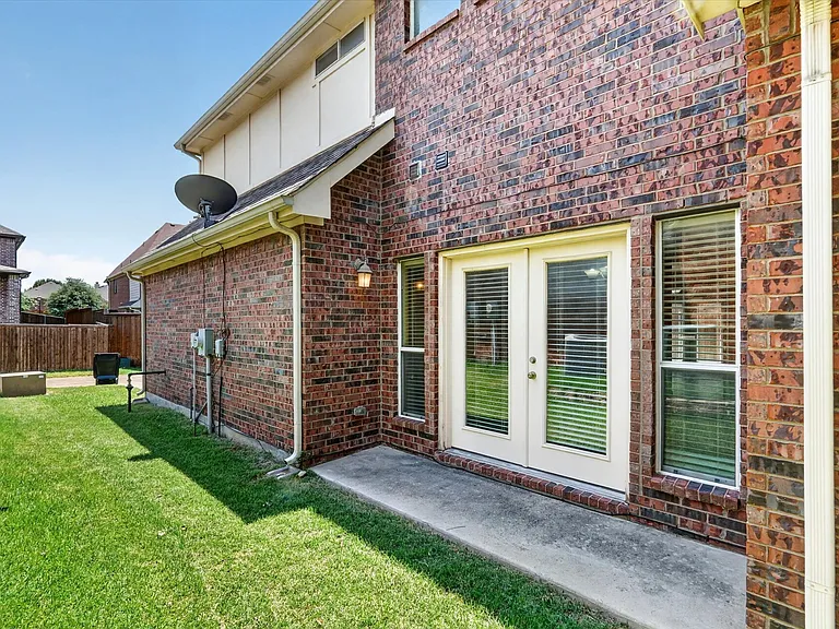 11945 Henderson Dr — Photo 32
