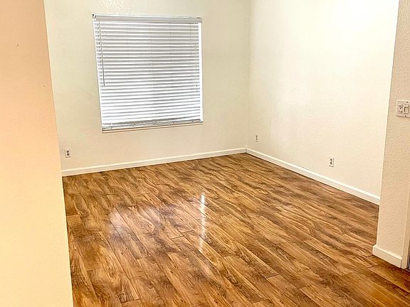 4th image of 2454 Halsey Cir #1