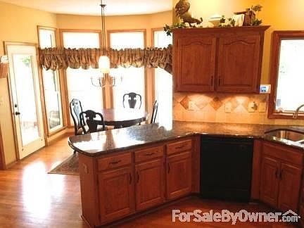 4th image of 15512 Outlook St
