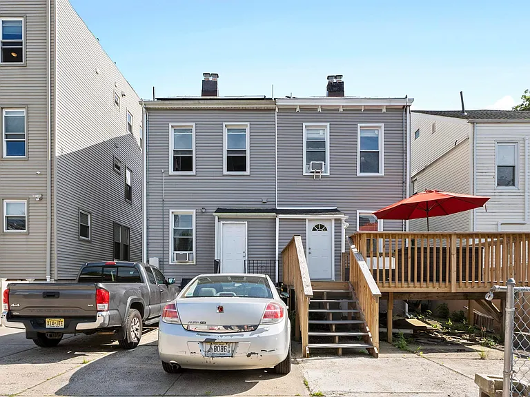 18 Howard Pl #1 — Photo 27