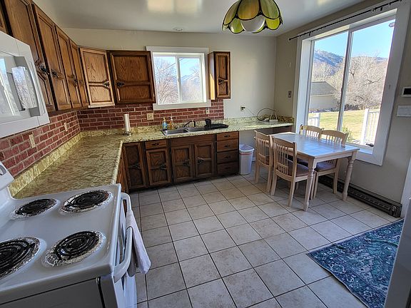 4th image of 1406 S Bartholomew Canyon Rd