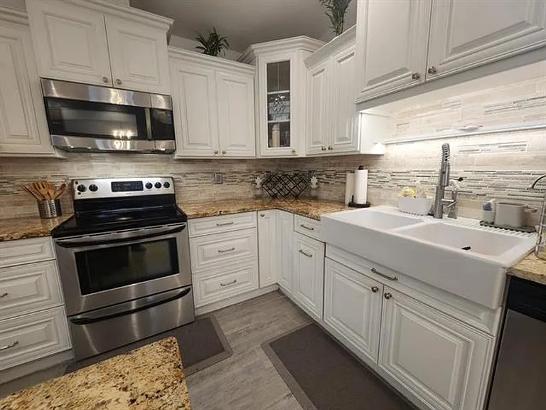 250 E Riverbend Dr — Photo 9