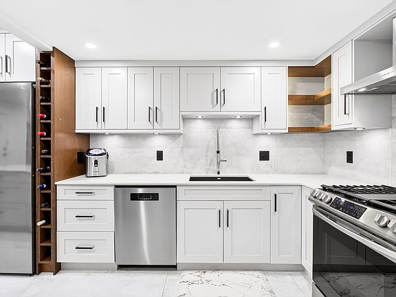 4th image of 21409 Dewdney Trunk Rd #5