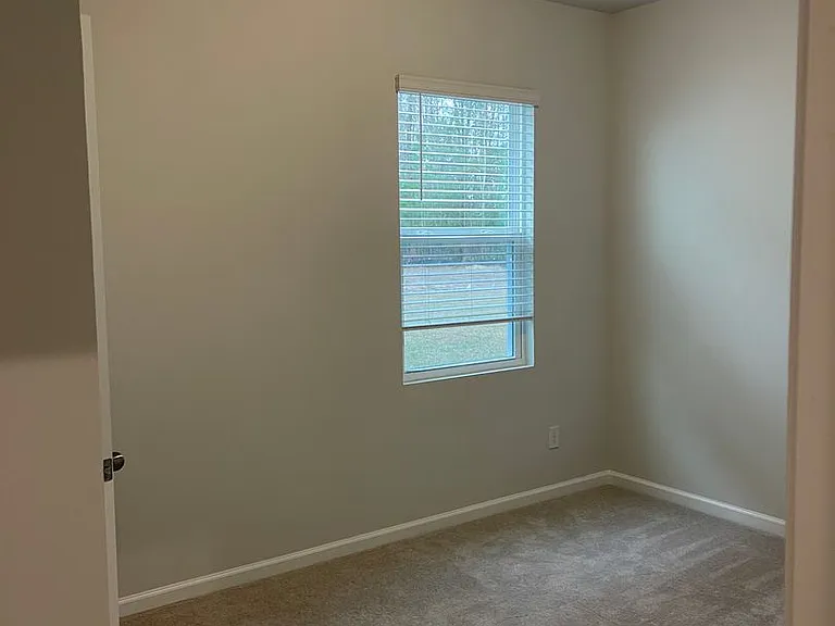 828 Longleaf Dr — Photo 10