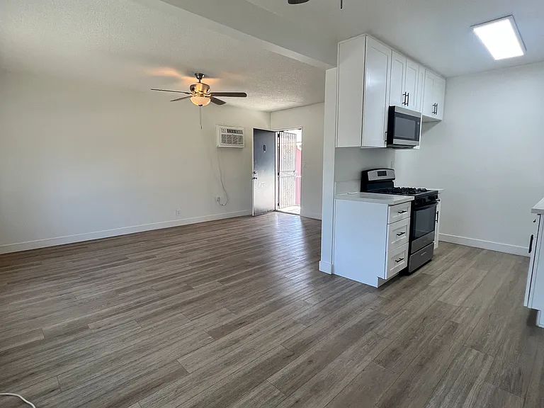 10761 Palma Vista Ave #6 — Photo 4