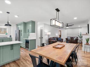 10 Bear Trl, Fairview, NC 28730