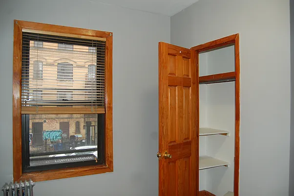 Rented by Work Live Holdings | media 6