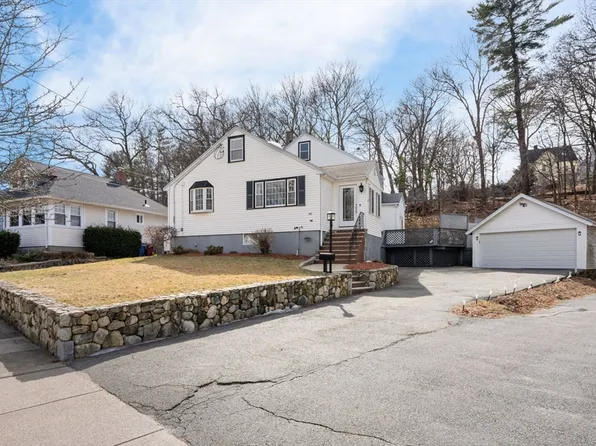 40 Hesseltine Ave, Melrose, MA 02176