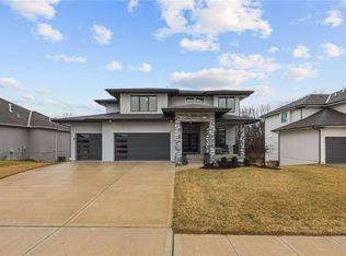 9310 Carbondale St, Lenexa, KS 66227