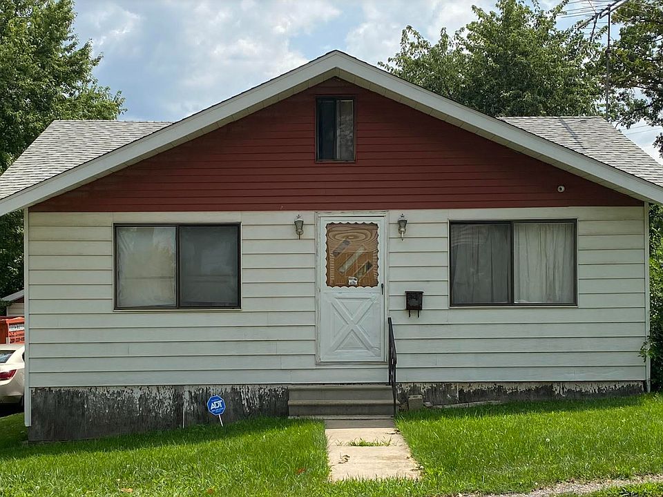 1st image of 520 Harwood St