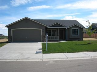 715 SW Lago St, Mountain Home, ID 83647