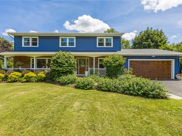 18 Waterford Way, Fairport, NY 14450