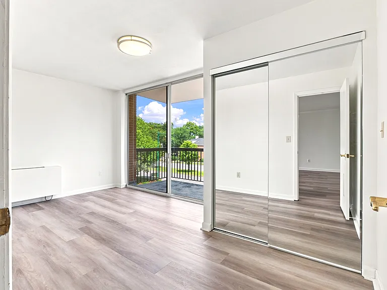 20 Hammond Pond Pkwy #208 — Photo 8