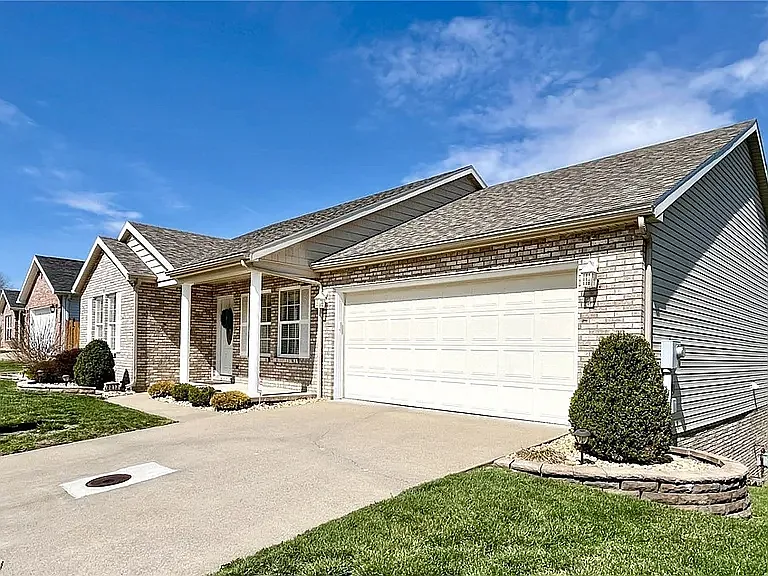 2213 Packard Ct — Photo 2