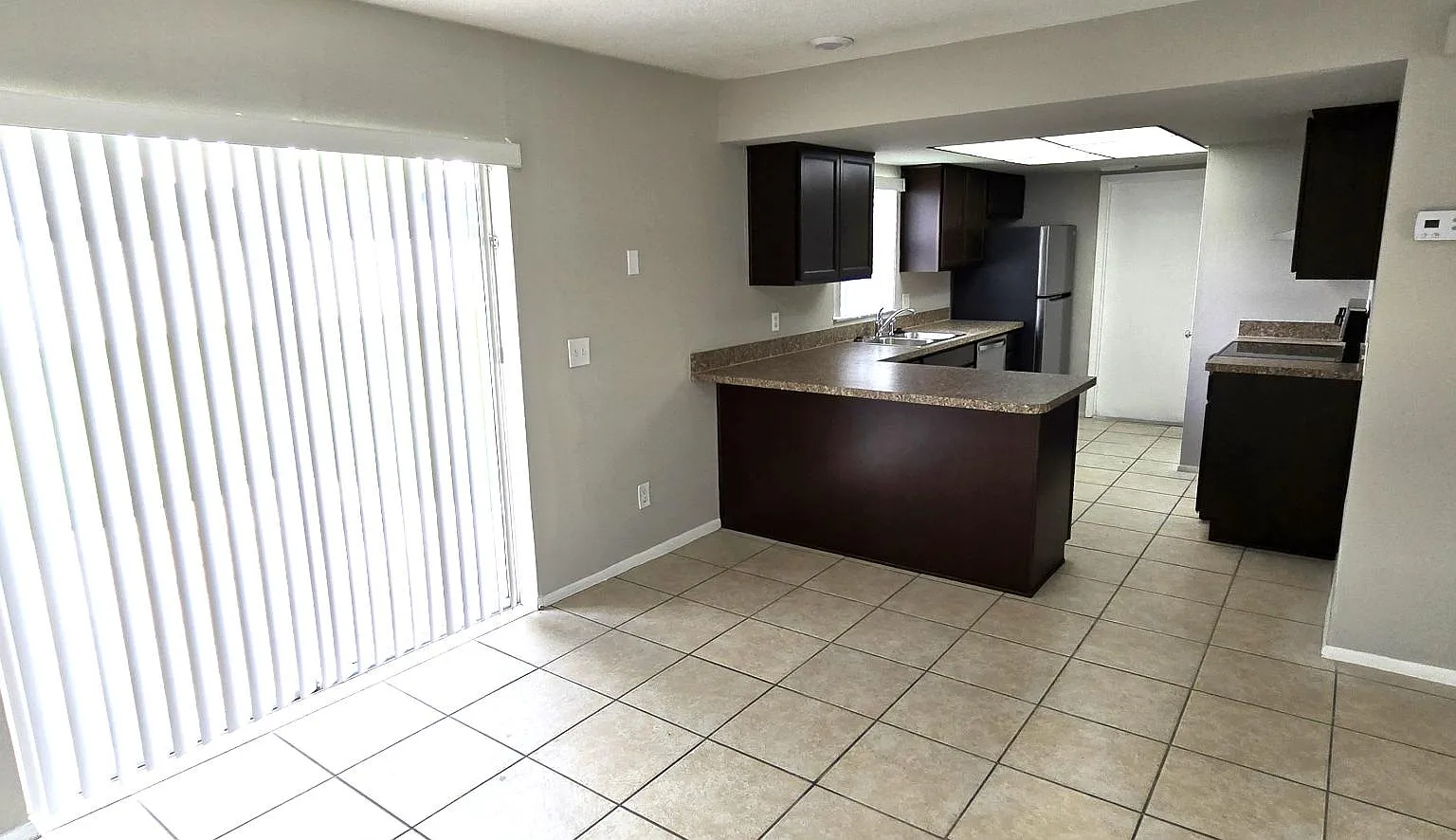 872 Aspenwood Cir — Photo 4