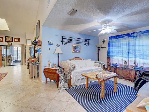 5th image of 6514 Royal Manor Cir