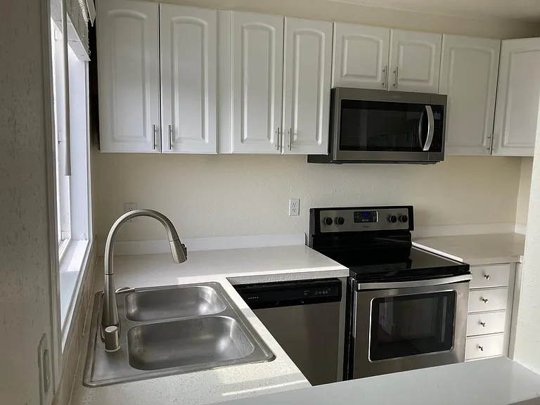 2618 Rucker Ave #3 — Photo 4