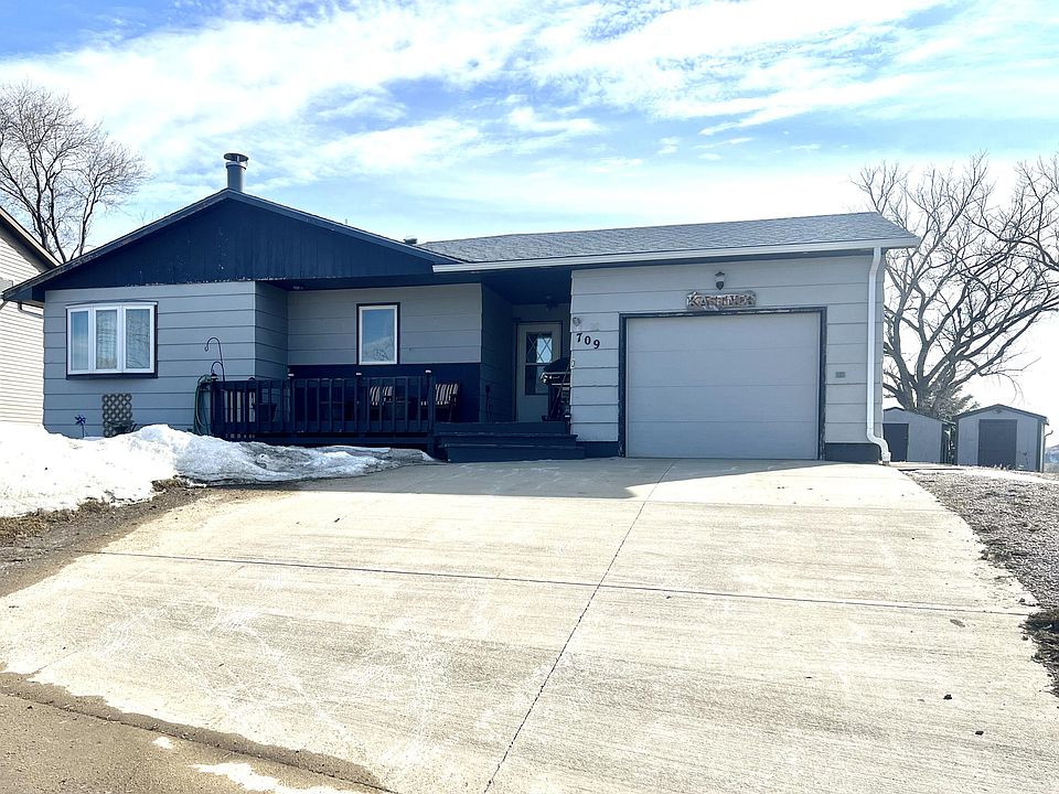 1st image of 709 Laframboise Dr
