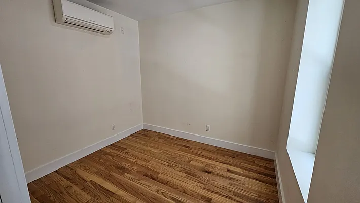 Rented by David Francis New York LLC | media 14