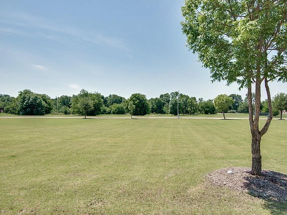4th image of 4121 Lampton Ct