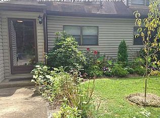 1303 Hunters Ridge Rd, Charleston, WV 25314