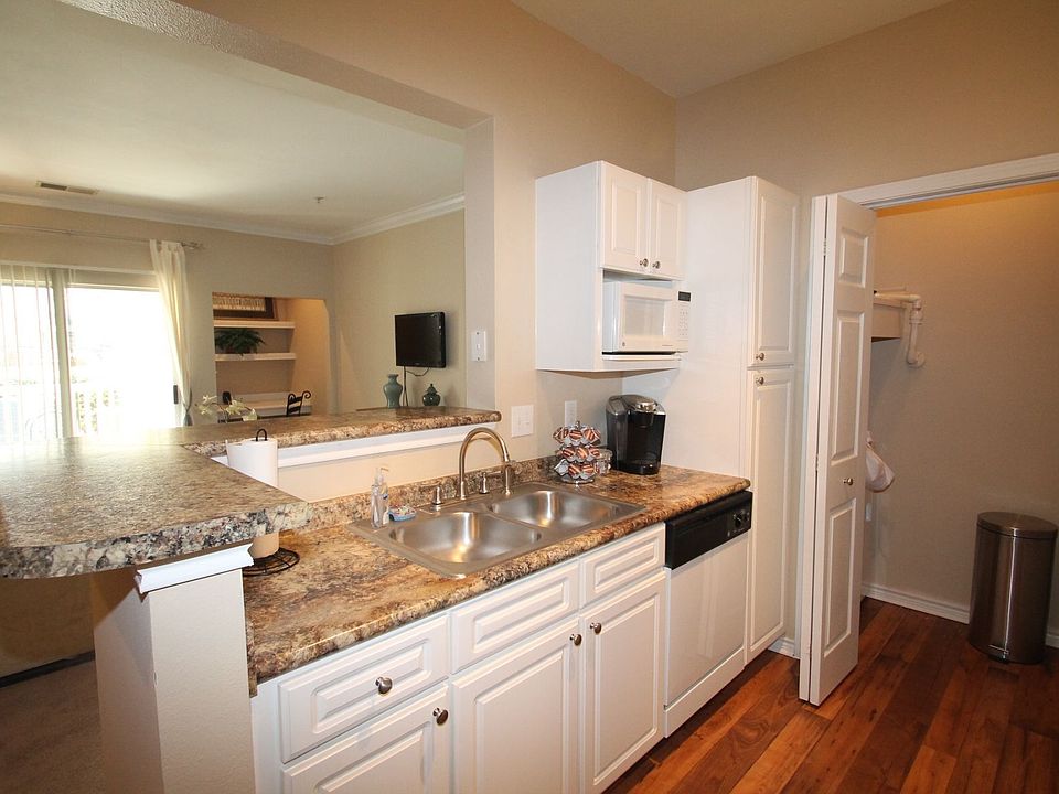 Kitchen & living area