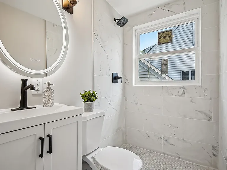 223 Victor St — Photo 16