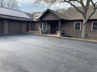 33010 N Forest Dr, Grayslake, IL 60030