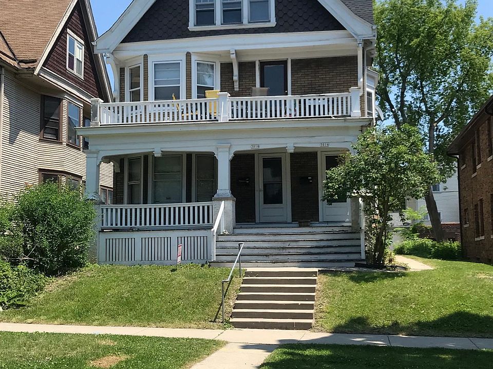 The apartment is the entire 2nd and 3rd floors