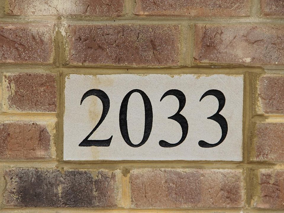 2nd image of 2033 Falling Leaves Ln