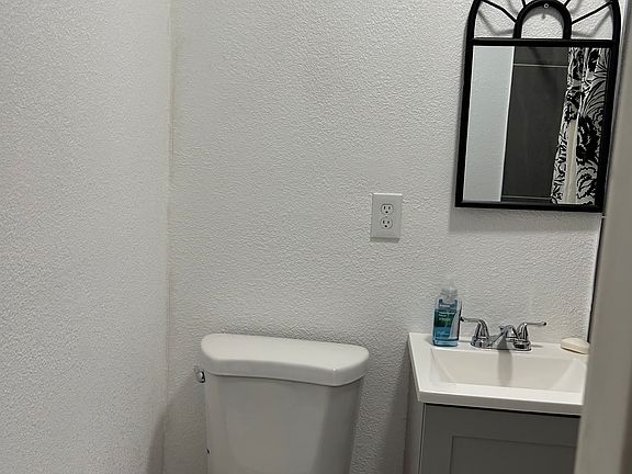 5th image of 5697 Blue Sea St