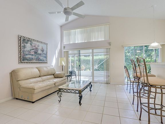 4th image of 7628 Colony Palm Dr